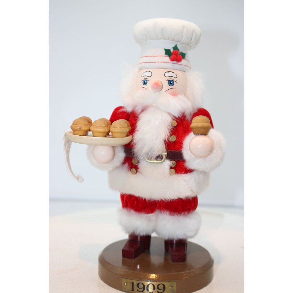 Nutcracker Village - Visions of Santa - 1909 Santa